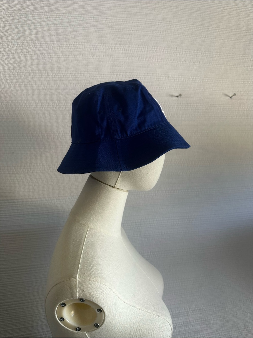 LA Blue Bucket Hat – Minimal Streetwear Aesthetic, 100% Cotton Sporty Casual - Picture 11 of 13